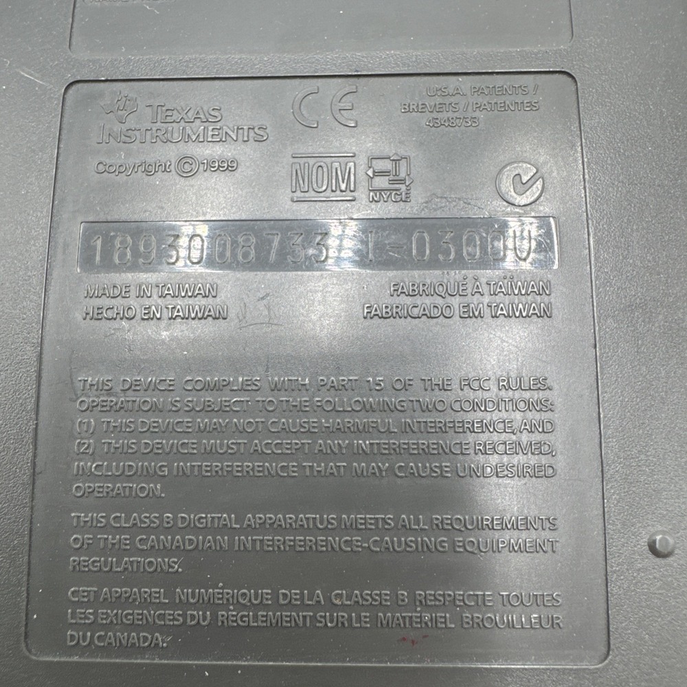 Texas Instruments TI-82 Graphing Calculator Works - Picture 7 of 9